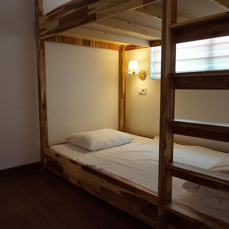 P.S Guesthouse Itaewon Сеул Екстериор снимка